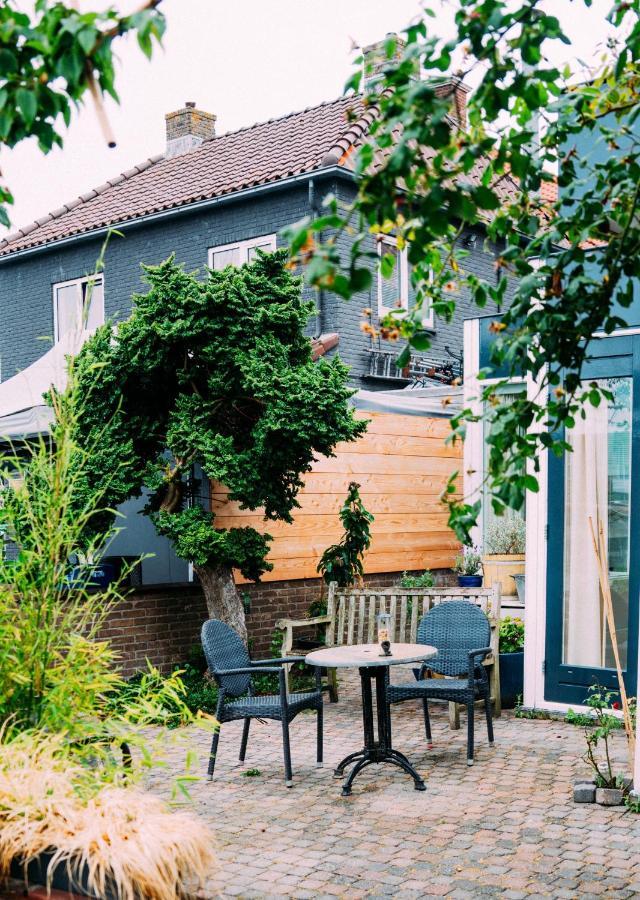 Huis Aan De Haven Lemmer Buitenkant foto